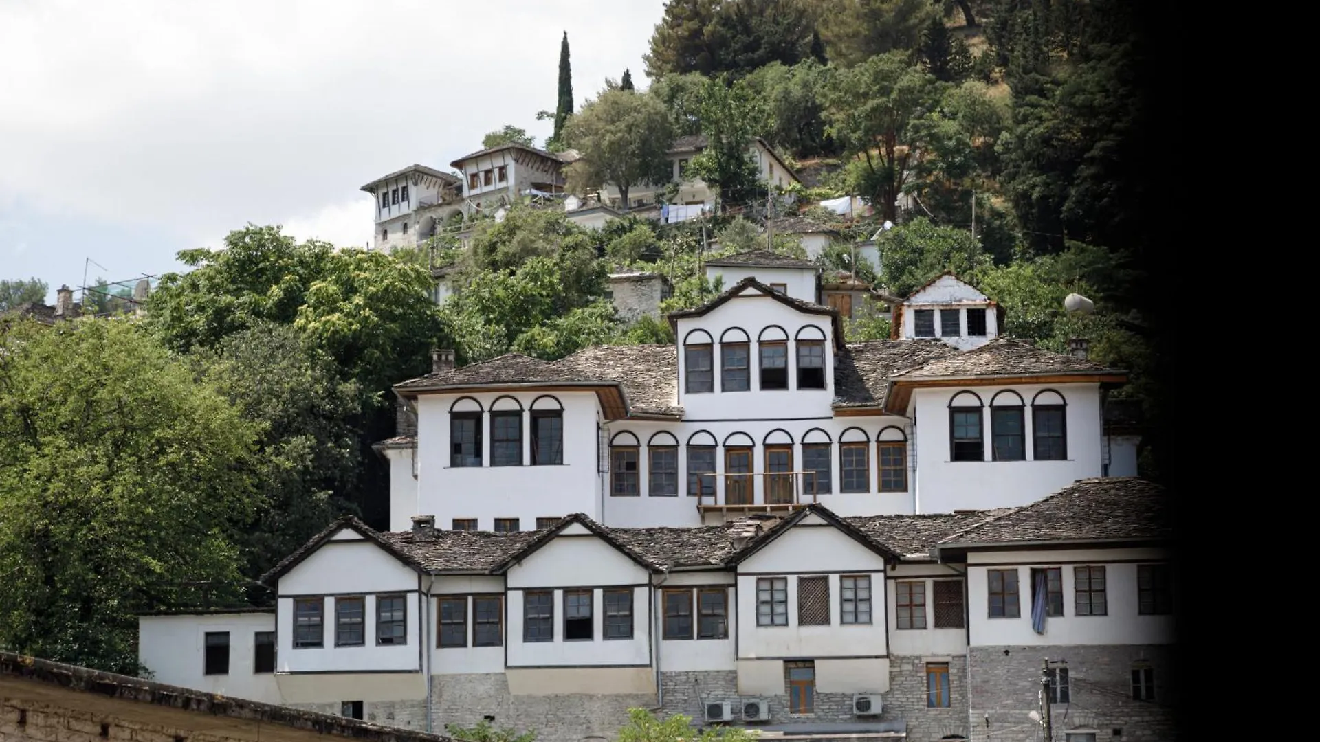 Gjirokastër Stitch&Stone Suites