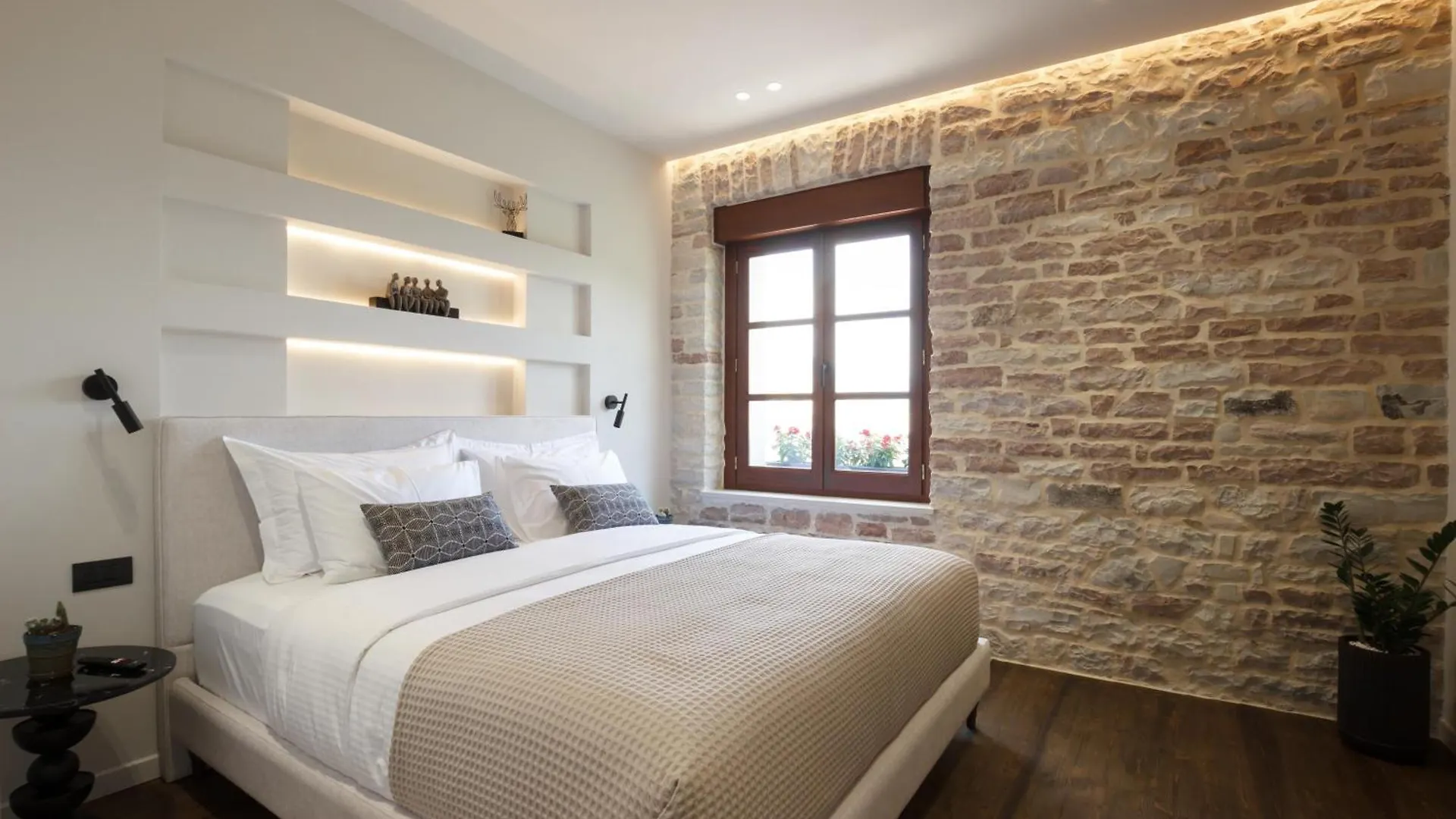 מלון Gjirokastër Stitch&Stone Suites אלבניה